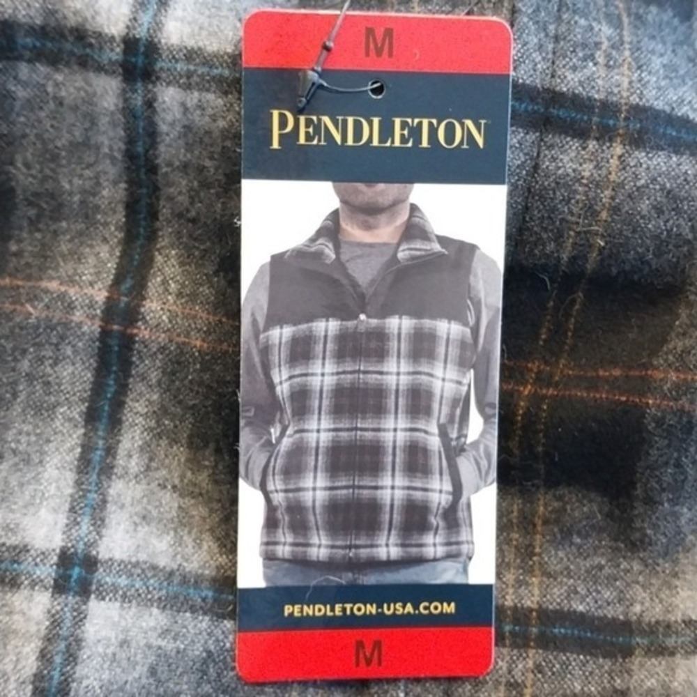 Pendleton NWT Men's Size Medium Black Gray Plaid Full Zip Wool Rich Blend Vest - Picture 3 of 13